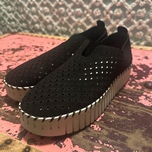 Tommy Bahama, black platform daffodil women’s shoes, size 9